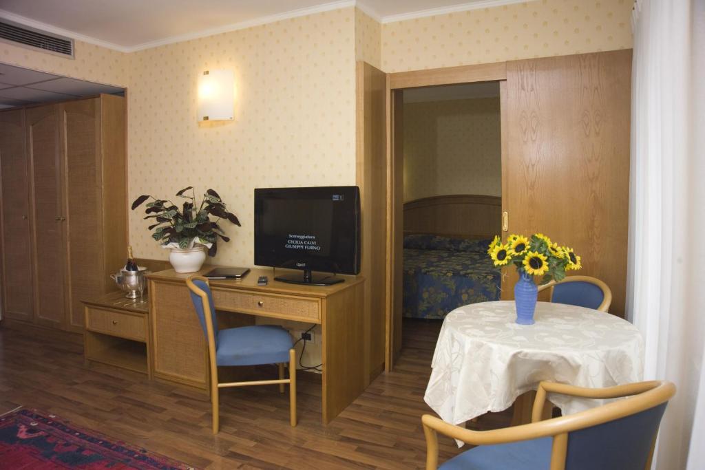 Hotel Metropole Grado Quarto foto